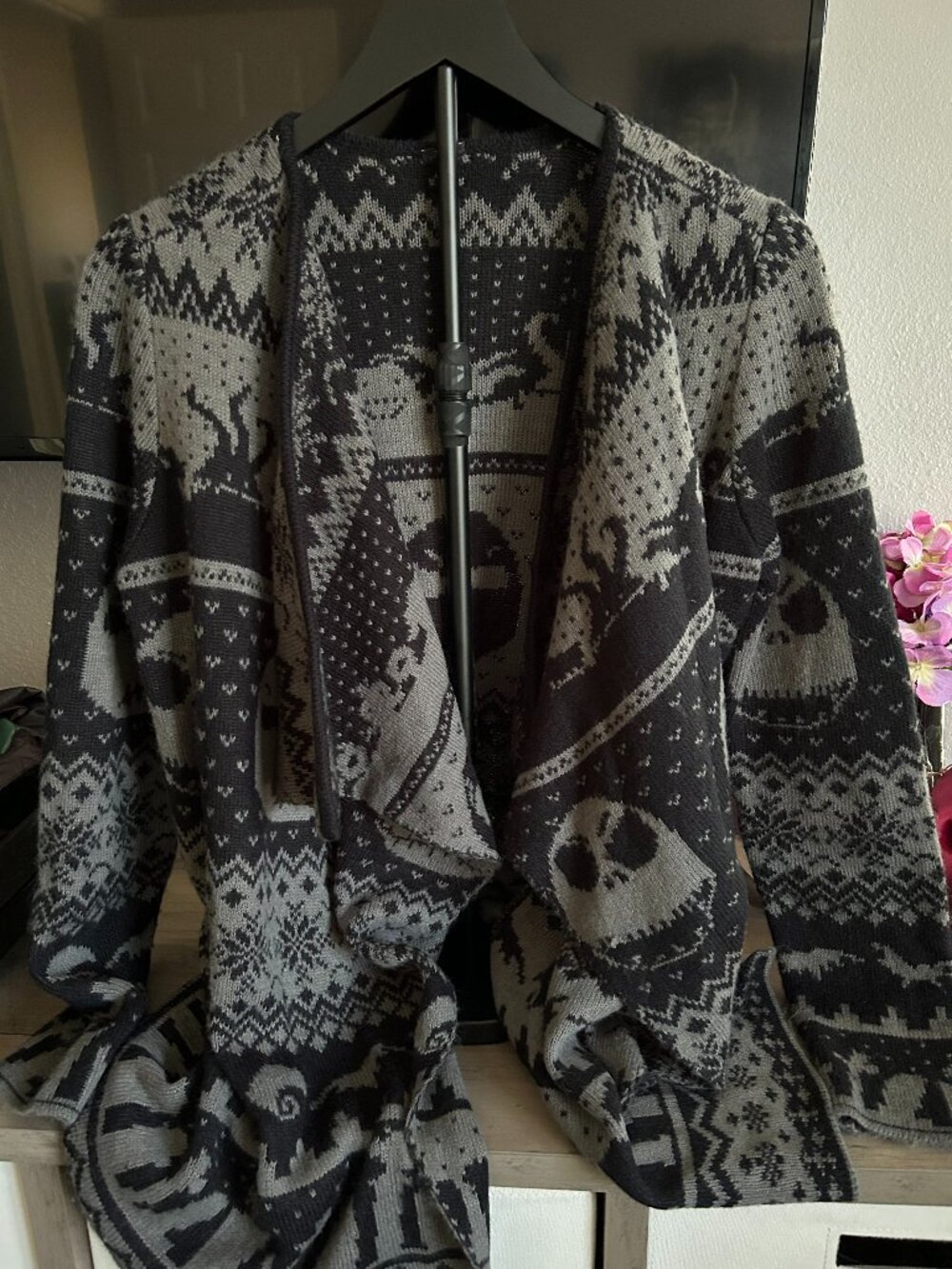 Women's Nightmare Before Christmas Sweater Size Medium